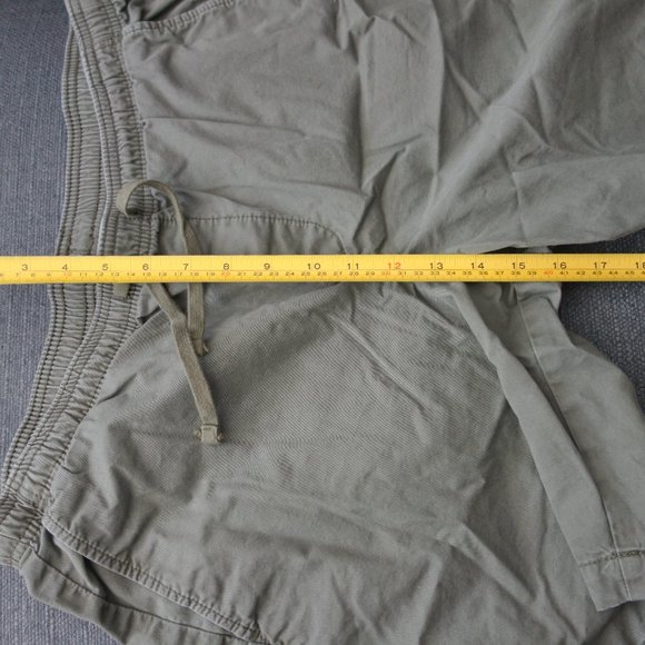 Gap Khaki 100% Cotton Made in Bangladesh Shorts Size M - Picture 12 of 14